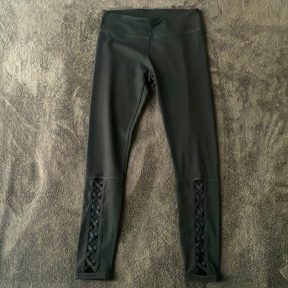 Fabletics black leggings. Size small.